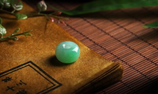 加工翡翠用什么腊（翡翠喂腊处理）