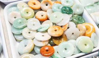 什么是冰种和玻璃种翡翠（冰种玻璃种翡翠的区别）