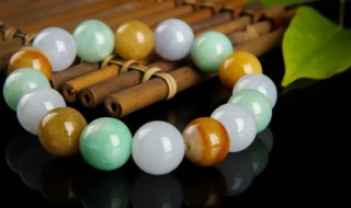 油青翡翠价格（油青翡翠手镯价格）