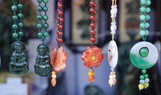 带老坑翡翠有什么好处(翡翠是老坑好还是新坑好)