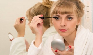 一瓶粉底液能用多久（每天化妆一瓶粉底液能用多久）