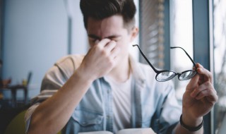 眼镜一般多久换一次(高中生眼镜一般多久换一次)