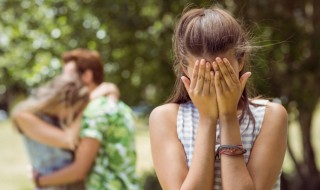 叛逆期的孩子不想上学怎么办 叛逆期的孩子不想上学怎么办学校心情郁闷怎么办