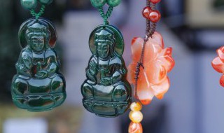 观音翡翠多少钱（翡翠观音买多大的）