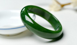 翡翠原石不怕裂怕黑线 翡翠原石有黑线