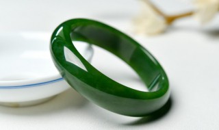 怎样判断翡翠的真假 如何判断翡翠真假?