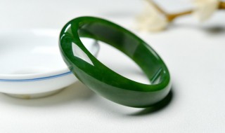 翡翠手镯的颜色 翡翠手镯的颜色分类