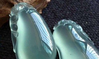 翡翠起荧光是什么种水 翡翠的水种色指的是什么