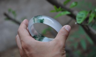 冰种翡翠色是什么意思 冰种翡翠是啥意思