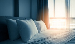 梦见锤子砸钉子什么意思 梦见锤子和钉子是什么意思