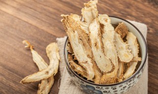 炒白术和生白术的区别（炒白术和生白术的区别味道的区别）