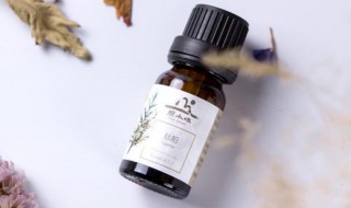 丝柏精油的功效（丝柏精油的功效与作用及副作用）