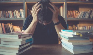 欲拒还迎的意思（欲拒还迎的意思解释）