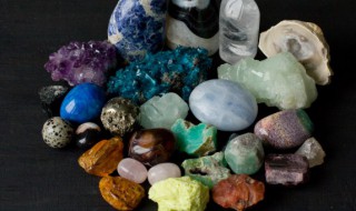 钻石辨别真假小窍门(辨别钻石的真假方法)