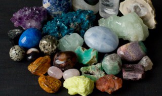 高档翡翠原石（高档翡翠原石去哪里买）