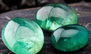 翡翠原石切 翡翠原石切开