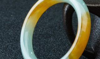 冰种飘绿翡翠手镯价格 浅绿冰种翡翠手镯价格