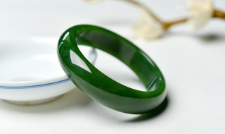 翡翠手镯怎么看品相 翡翠手镯 品相