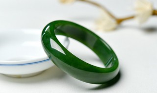 怎么看翡翠多少钱 怎么看翡翠值多少钱