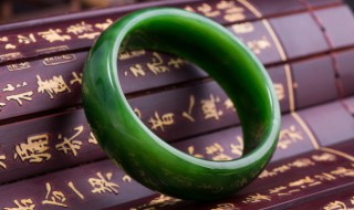 一千五的翡翠手镯怎么样（一千五的玉手镯怎么样）