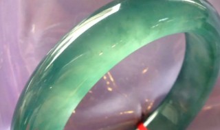 翡翠的种水等级（翡翠的种水等级和打光程度）