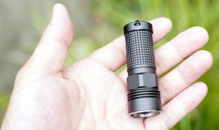 翡翠手电筒怎么挑选 鉴别翡翠用什么光手电筒好