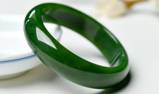 不懂玉的人怎么买玉镯（怎么样买玉手镯）