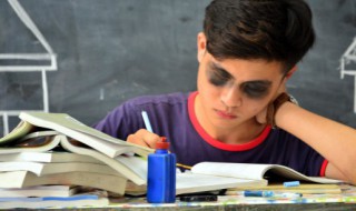 碗盏的意思（碗盏的意思和造句）