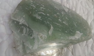 怎么鉴别是玉还是玻璃 怎样鉴别是玉还是玻璃