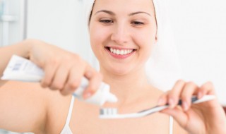 牙膏怎么选择看成分（如何看牙膏成分）