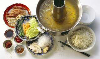 火锅底料冷水下还是热水下（火锅底料是冷水下锅还是热水）