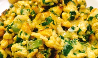 炒鸡蛋为什么不能放酱油 炒鸡蛋能不能放酱油