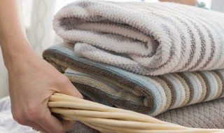 厚衣服怎么叠省空间 厚衣服怎么叠省空间视频