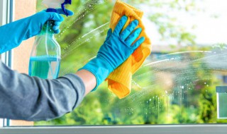 玻璃上的水泥用什么可以去掉（玻璃上的水泥怎么除掉）