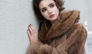 皮草怎么选择质量（怎么分辨皮草好不好）