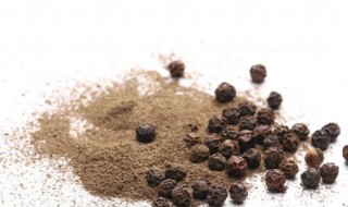 炒菜用胡椒粉还是花椒粉 炒菜用胡椒粉吗