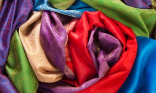 夏天穿纯棉还是聚酯纤维 夏天穿纯棉好还是穿聚酯纤维