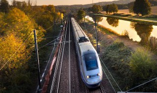 坐高铁不能带什么化妆品 坐高铁不能带什么化妆品护肤品