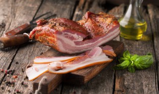 腊肉太咸怎么去掉盐分（腊肉盐重了怎么去盐）
