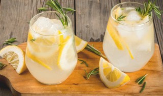 柠檬能用水煮吗 柠檬能用开水煮吗