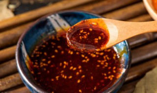 油辣椒在冰箱可以放多久 自制辣椒油放冰箱能保存多久