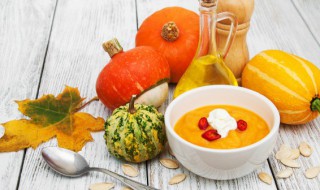 小南瓜白色是不是没熟（没熟的小南瓜是什么样的）