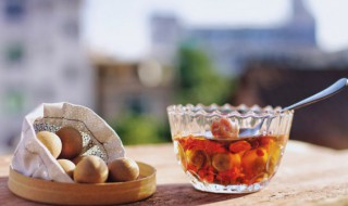 桂圆泡茶带皮还是去皮（桂圆茶去皮吗）