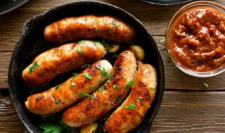 香肠变酸了可不可以吃 香肠发酸还可以吃吗