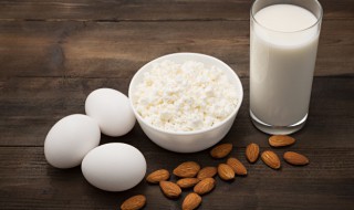 巴旦木可以和牛奶一起吃吗 巴旦木跟牛奶一起吃