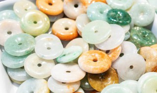 闲置的翡翠怎么卖（闲置翡翠手镯怎么卖出去）