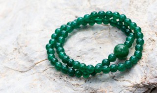 翡翠手串怎么选才是最好的 什么样的翡翠手串好
