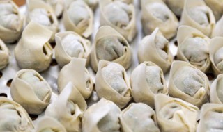 冻馄饨是冷水下锅吗（冻馄饨冷水还是热水下锅）