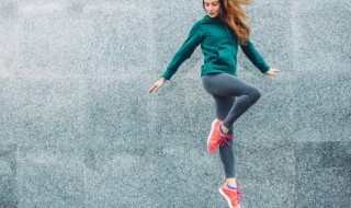 高抬腿是有氧还是无氧（原地高抬腿是有氧还是无氧）