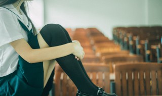 丝袜应该如何保养(如何保养袜子)